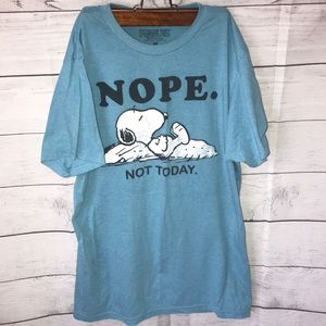 Peanuts Snoopy tshirt
